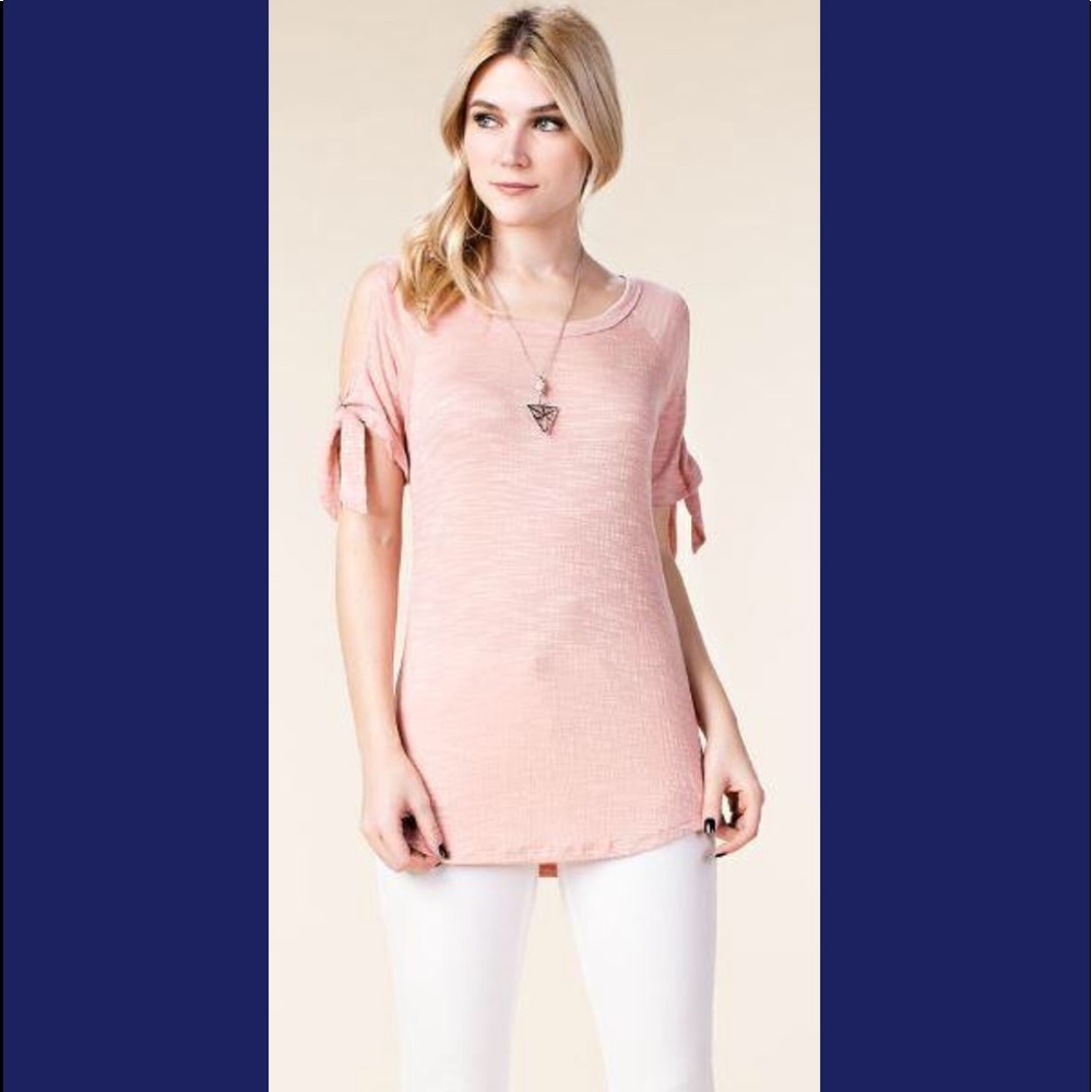 😍Vocal relaxed fit cold shoulder shirt 😍
